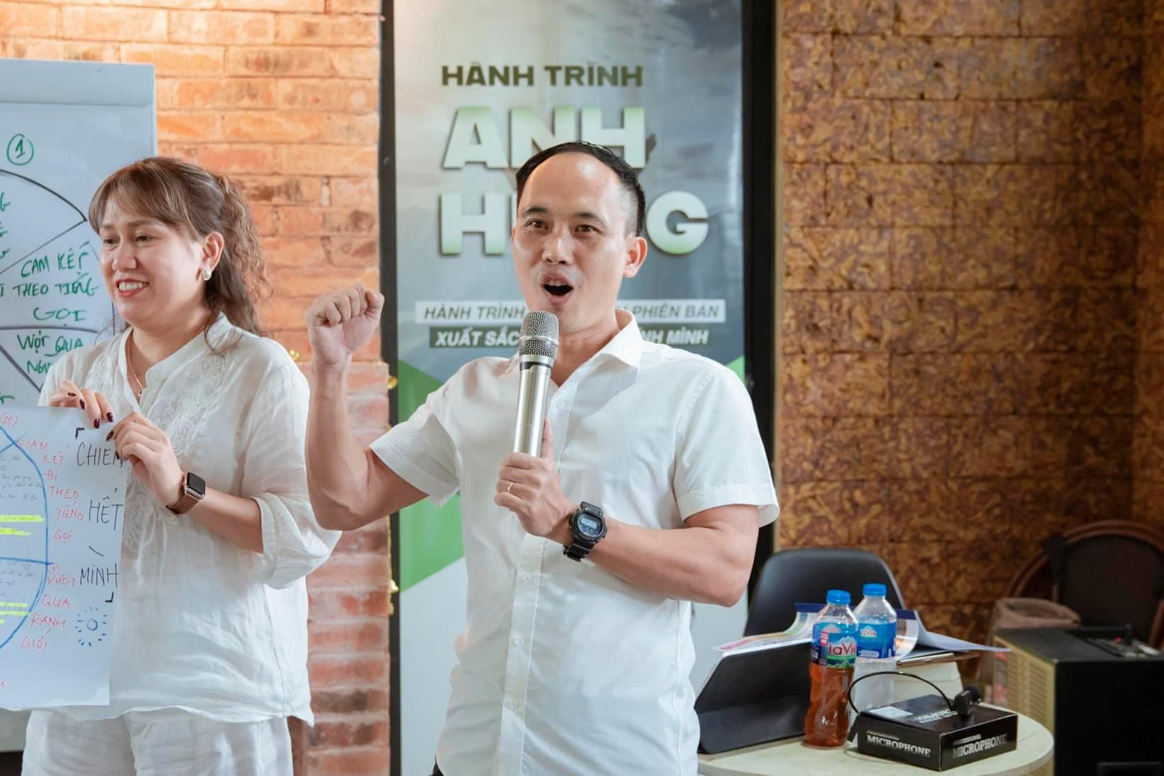 Hành trình Anh Hùng - Trainer cùng vợ Thu Trà